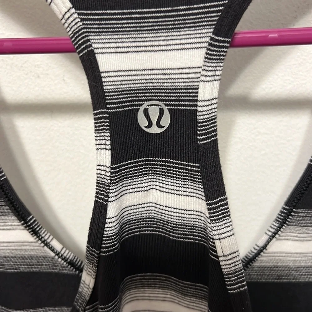 Lululemon Scoop Neck Razorback Tank - Picture 3 of 3